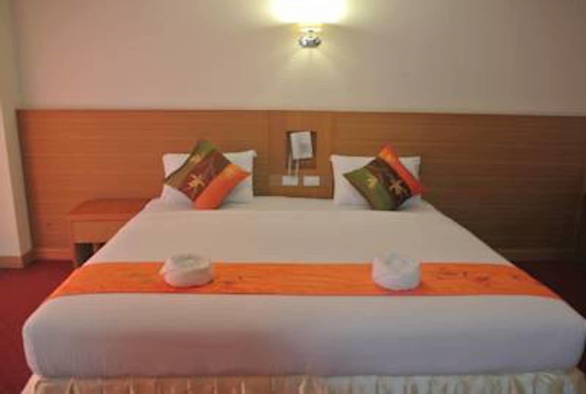 Chaikana Thani Hotel Phatthalung Bagian luar foto