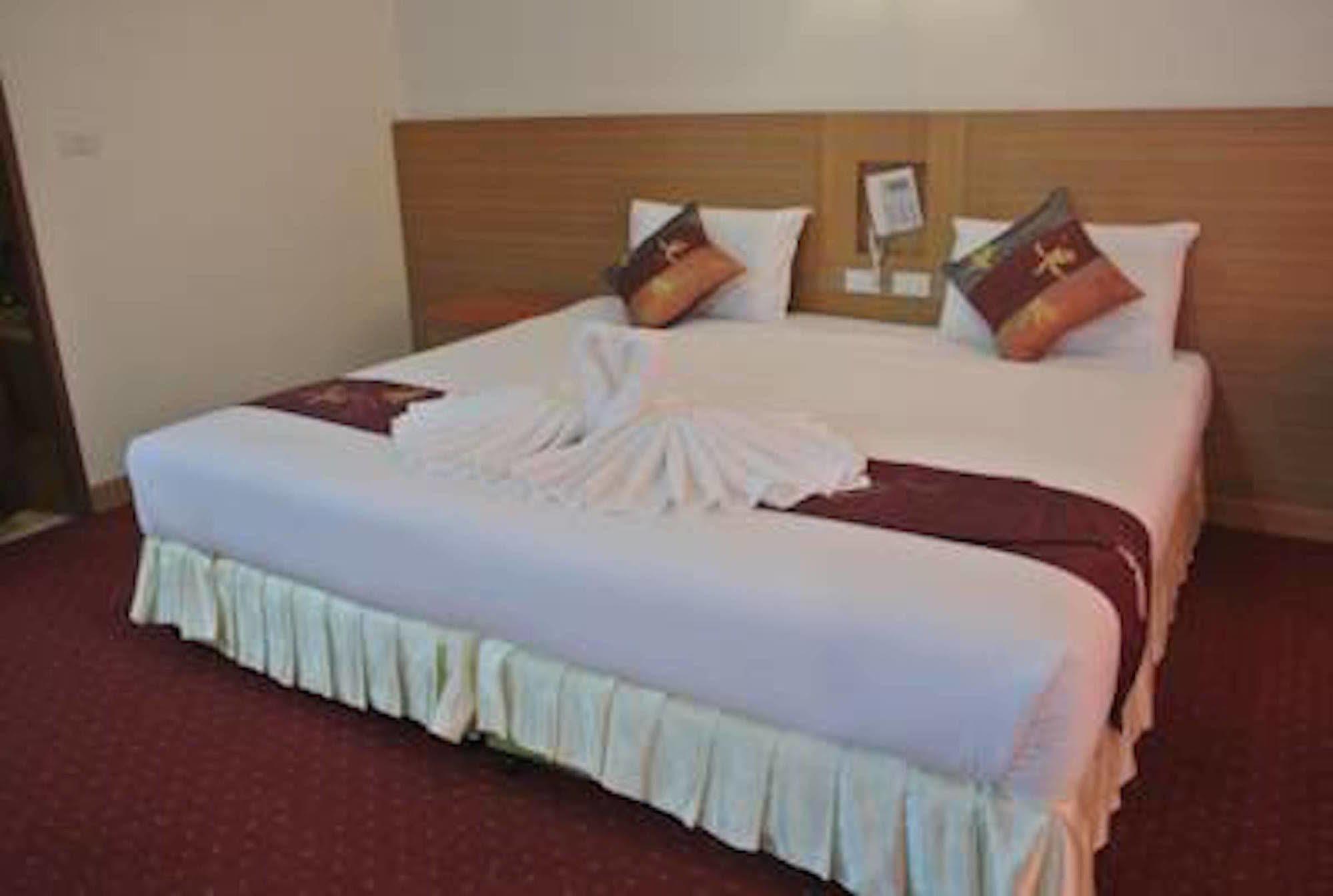 Chaikana Thani Hotel Phatthalung Bagian luar foto