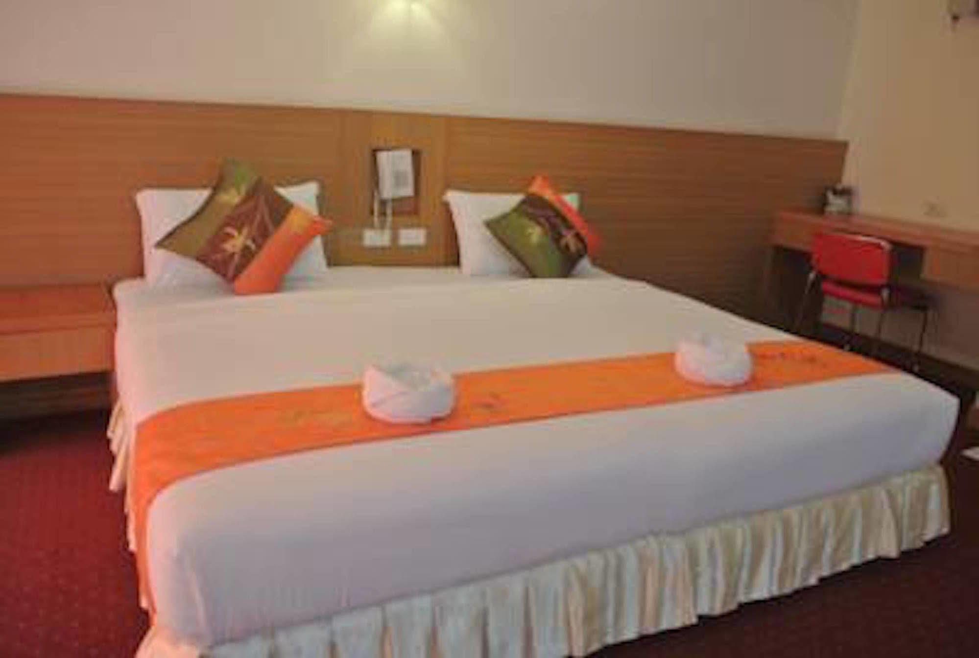 Chaikana Thani Hotel Phatthalung Bagian luar foto